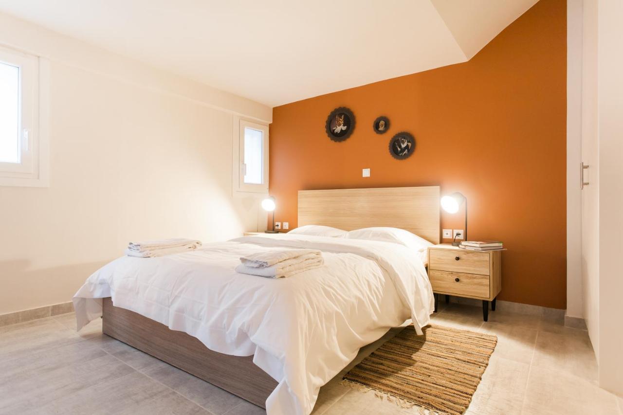 Apartamento Walk Through Athens, Based In A Local's Hip House!